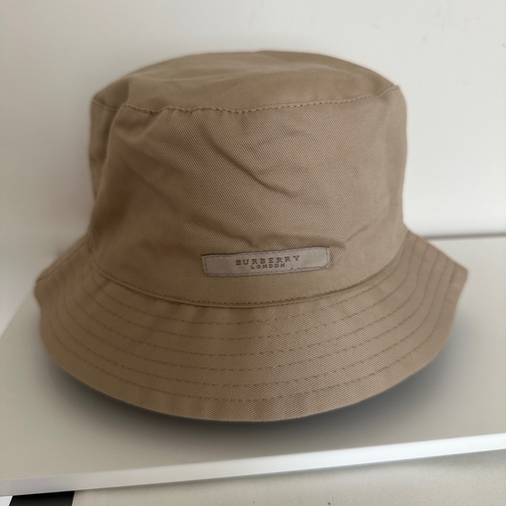 Burberry Reversible Bucket Hat Solid/Plaid SIZE L NWT - Picture 5 of 6